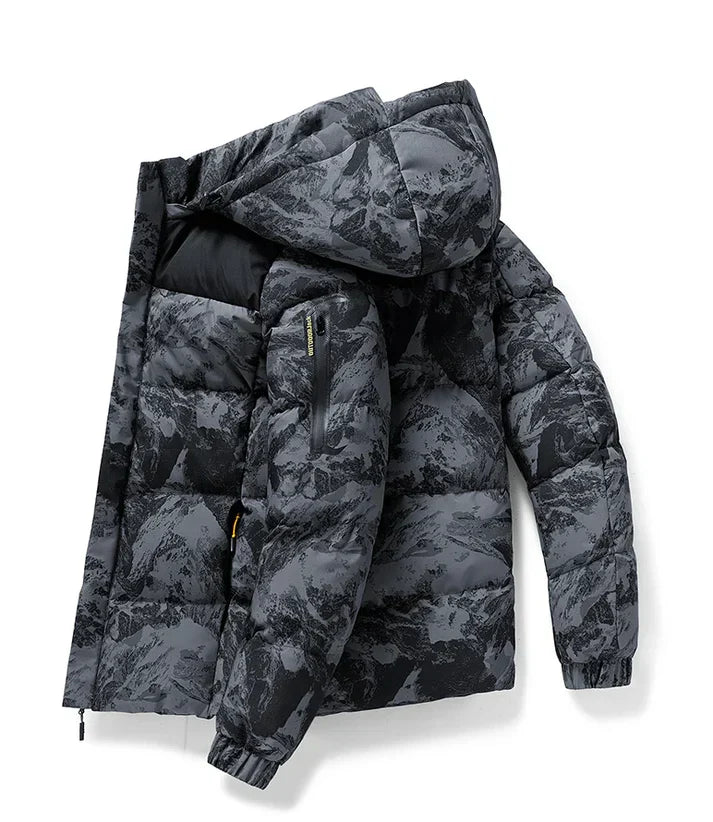 Camouflage winter jacket for men - warm, stylish and perfect for cold days