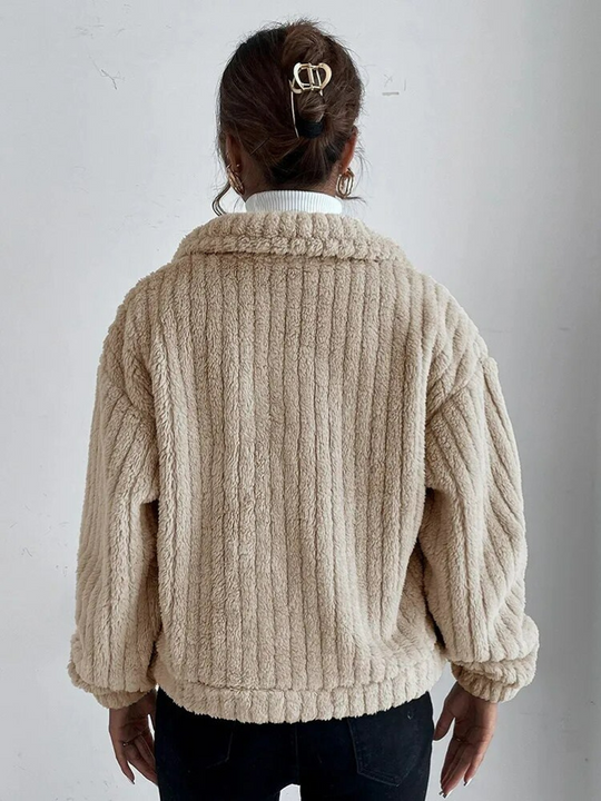 Short women's faux fur jacket for spring