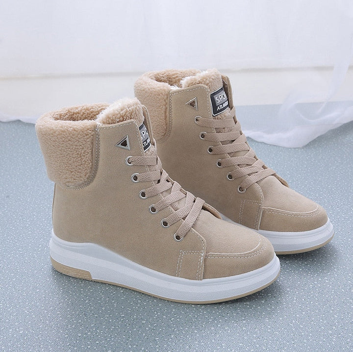 Snowboots | fur lined | lace-up boots | winter boots | ankle boots