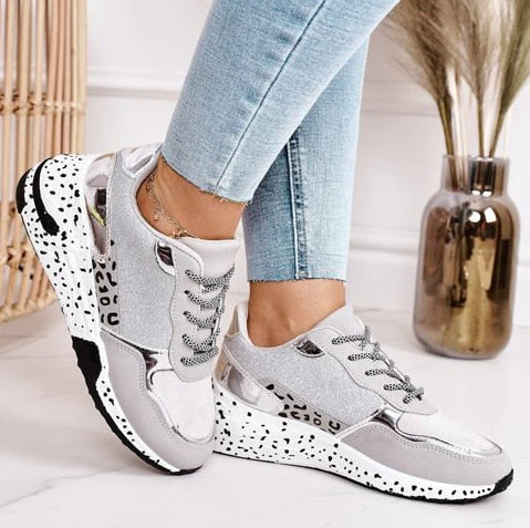 Trendy trainers - women