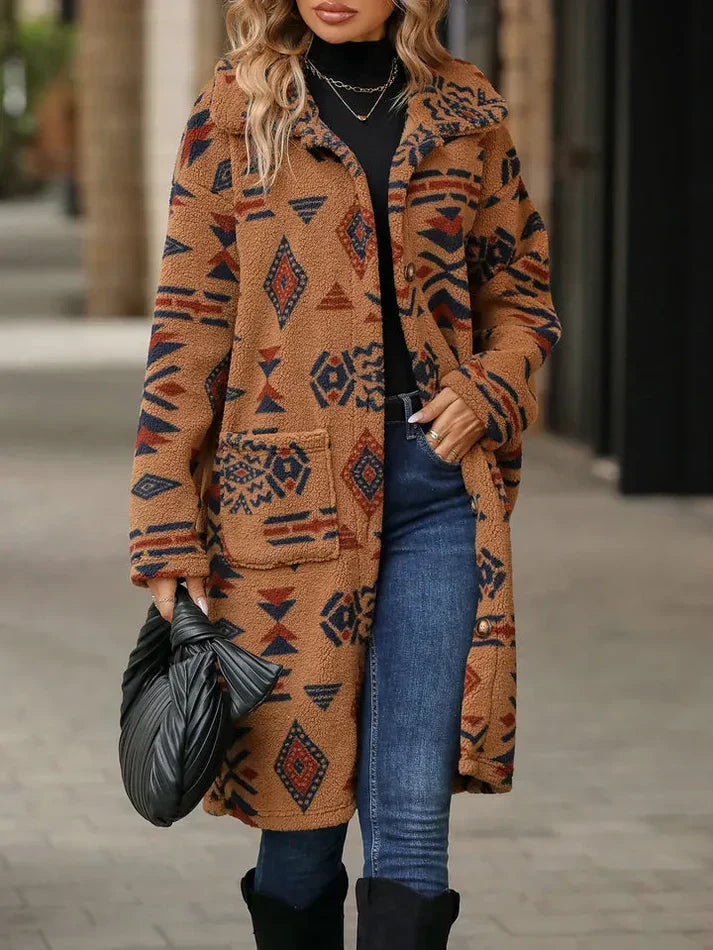 Elegant winter coat with stylish print for cold days