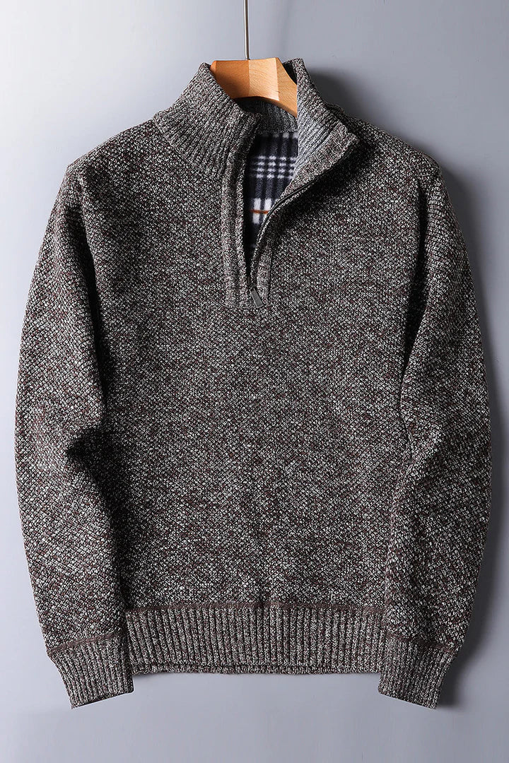 Comfortable men's knitted jumper with zip fastening