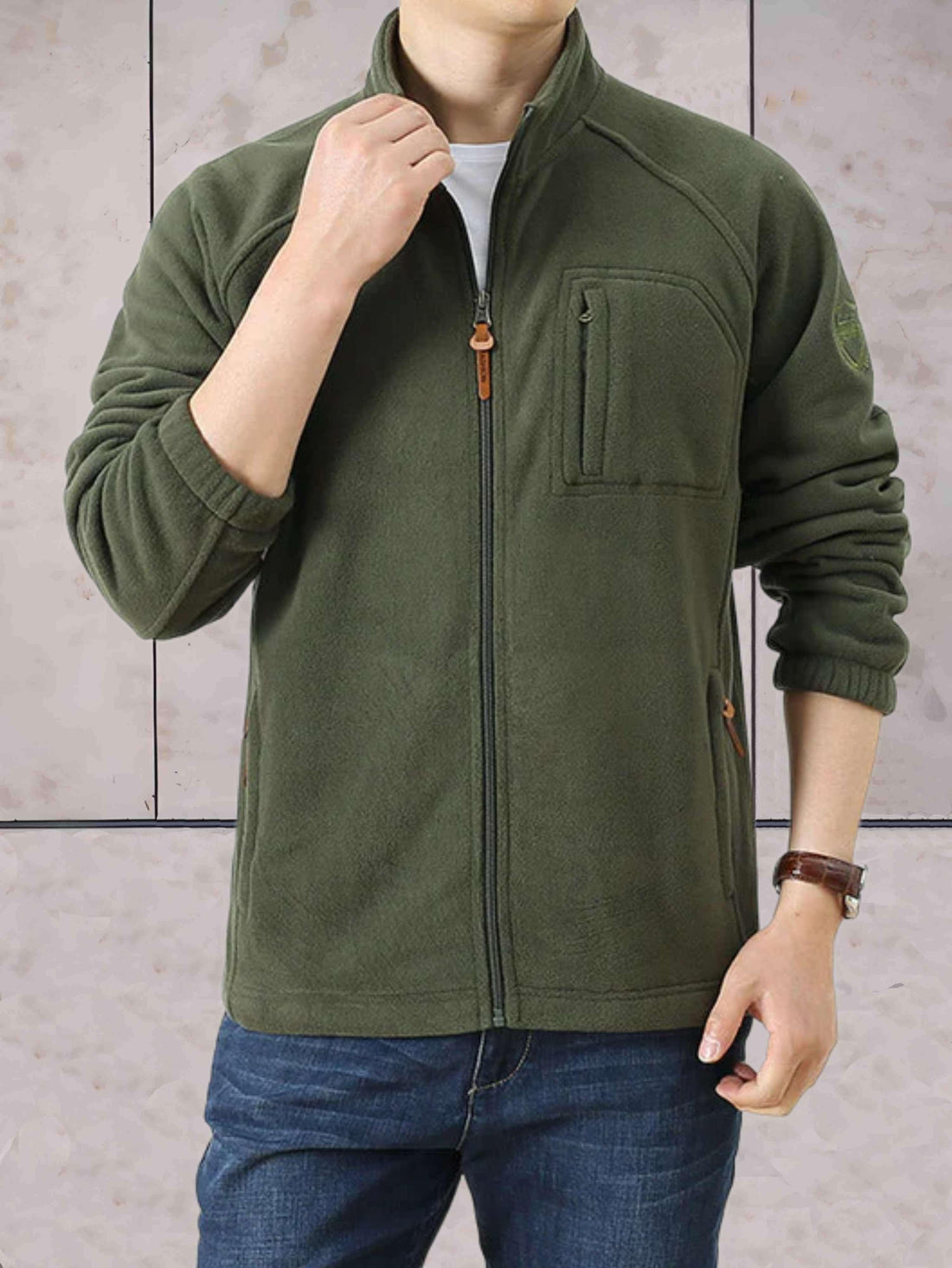 Fleece jackets with stand-up collar, two-tone design and zipper
