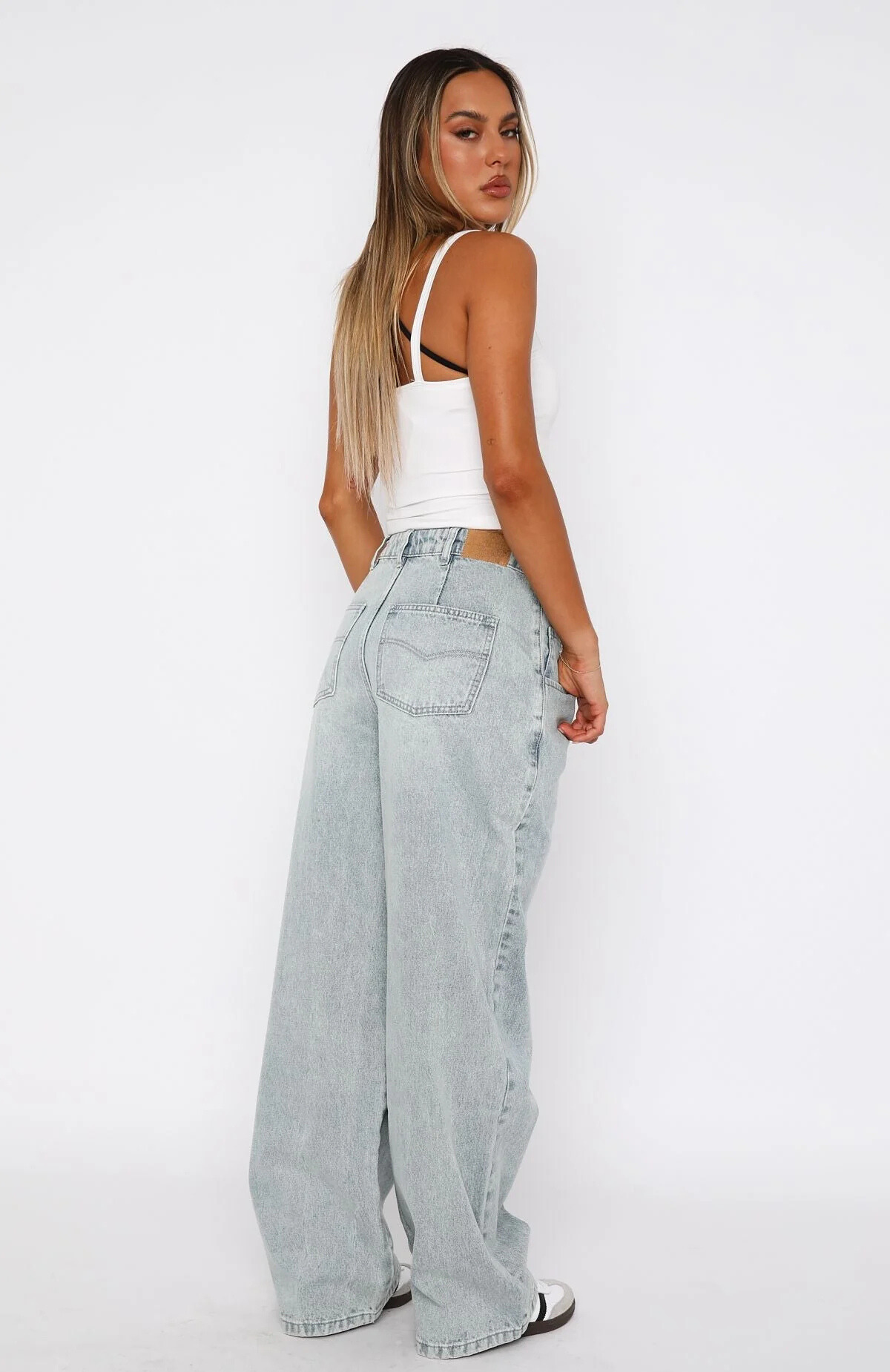 WILMA JEANS - LIGHT BLUE ACID WASH