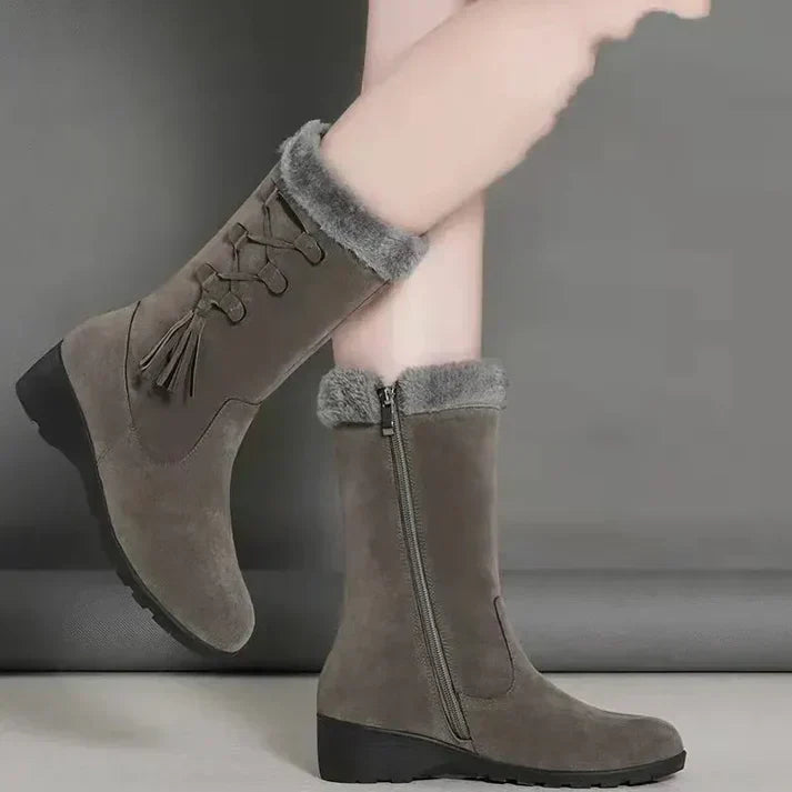 Modern women's boots: stylish shoes for autumn & winter 2024